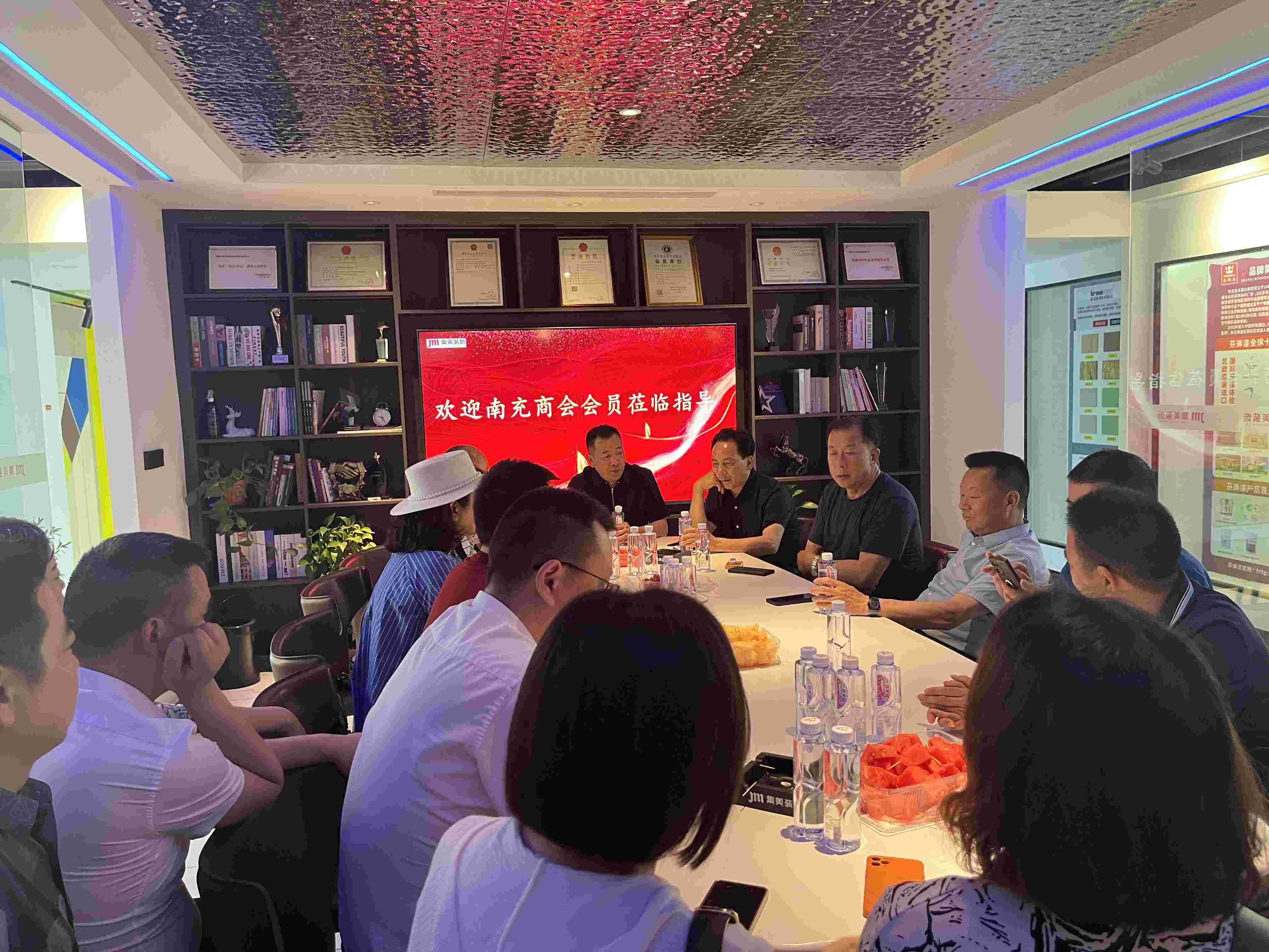 2023年5月5日，会长李德超会长带队走访副会长何成企业——绵阳市集美建筑装饰装修有限公司