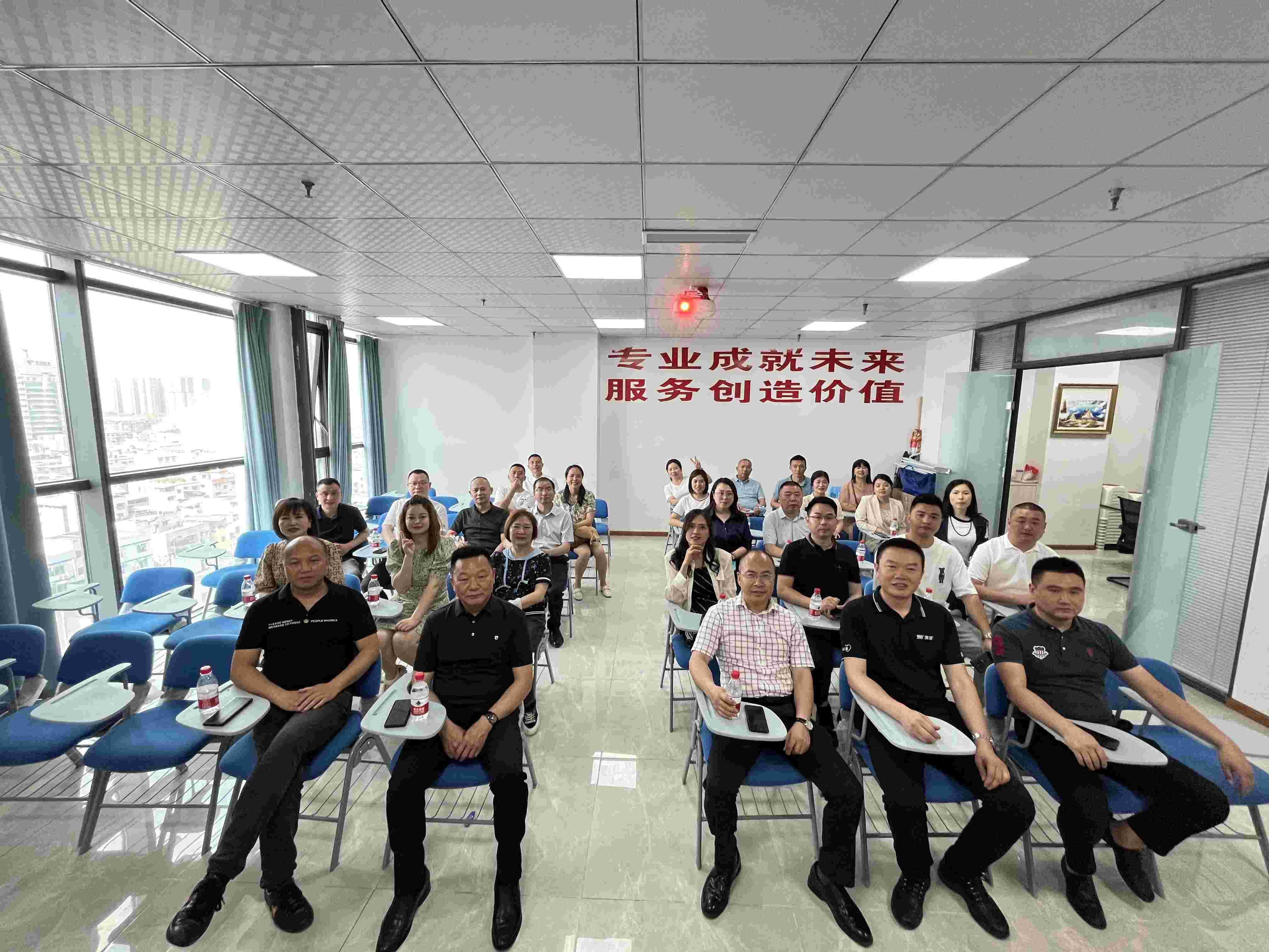 2023年5月18日，会长李德超带队走访副会长靳明企业——四川泓锦成科技有限公司