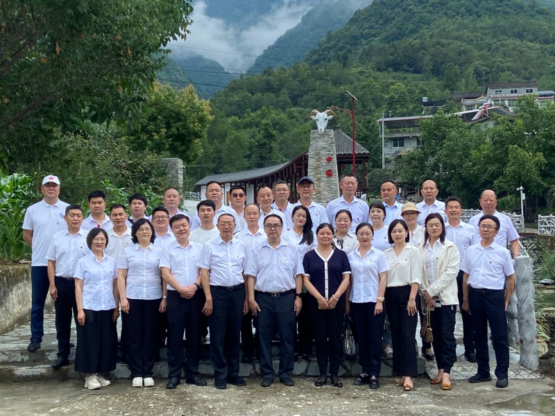 绵阳市南充商会党支部参加绵阳市工商联系统“感悟红色精神 汲取奋进力量”主题党日活动