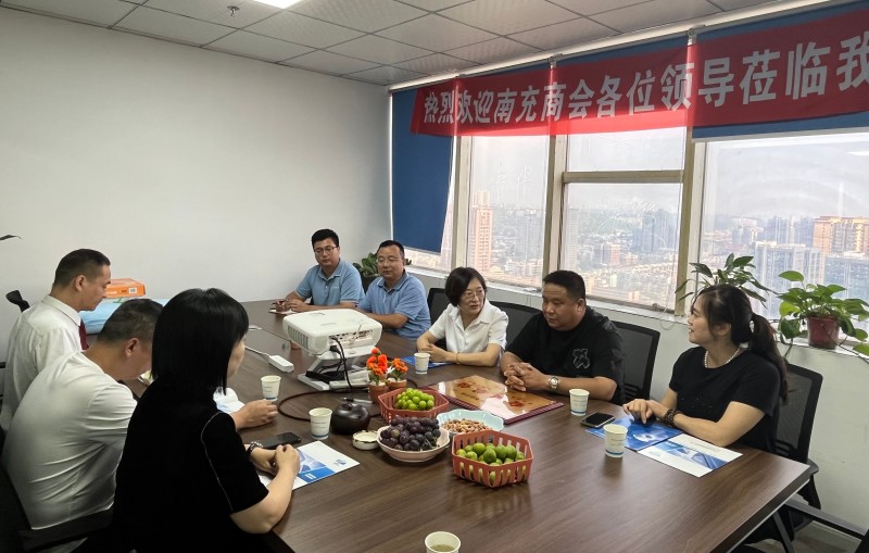 2024年7月31日，绵阳市南充商会执行秘书长王云虹、王淑芬一行走访会员张文企业